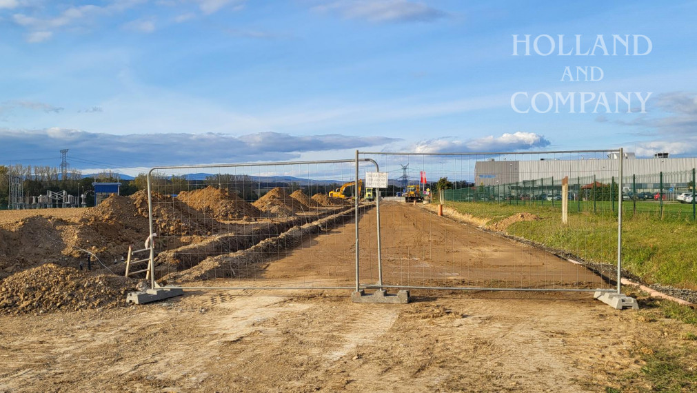 Vyrobno skladová hala - 9 876 m2