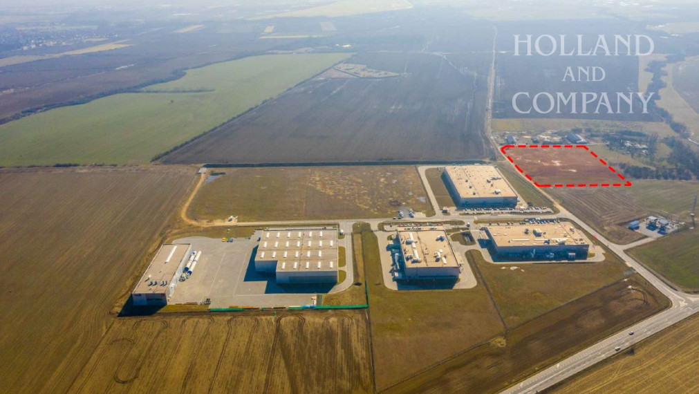 Vyrobno skladová hala - 9 876 m2