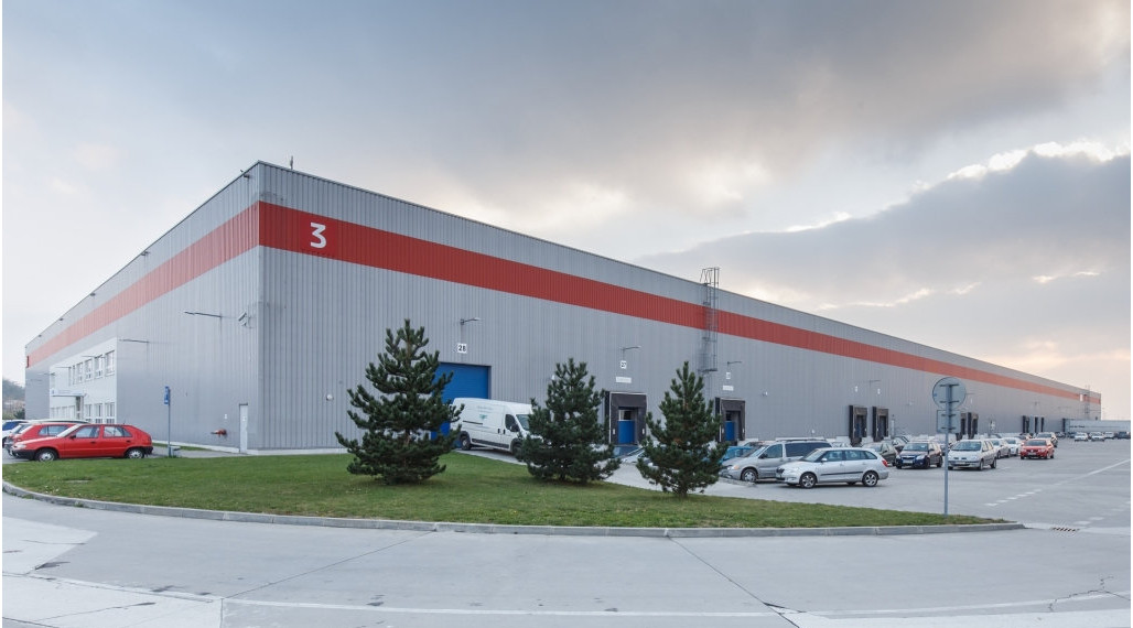 Skladová plocha pri Lozorne - 13 000 m2