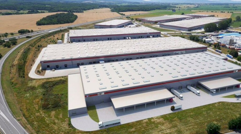 Skladová plocha pri Lozorne - 8500 m2