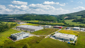 Skladový priestor na prenajom v Banskej Bystrici 5000 m2 - fotografia 1